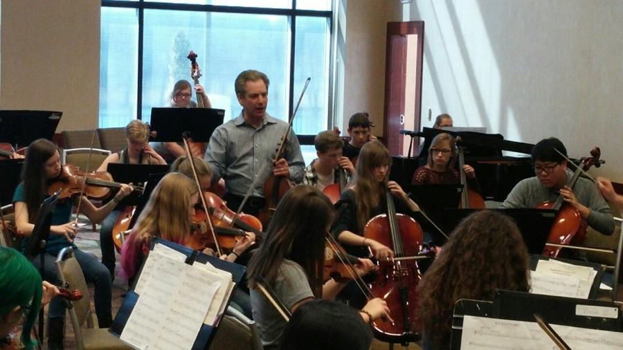 Orchestra performs in Chicago