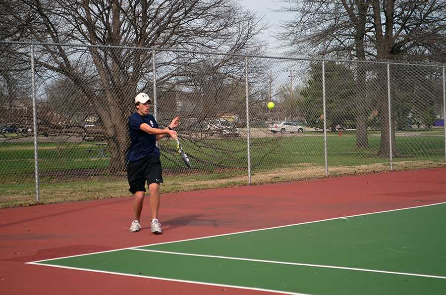 Tennis opens season with two wins