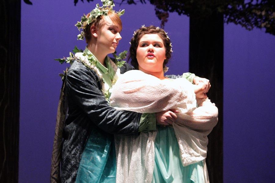 Midsummer+Nights+Dream+sweeps+audience