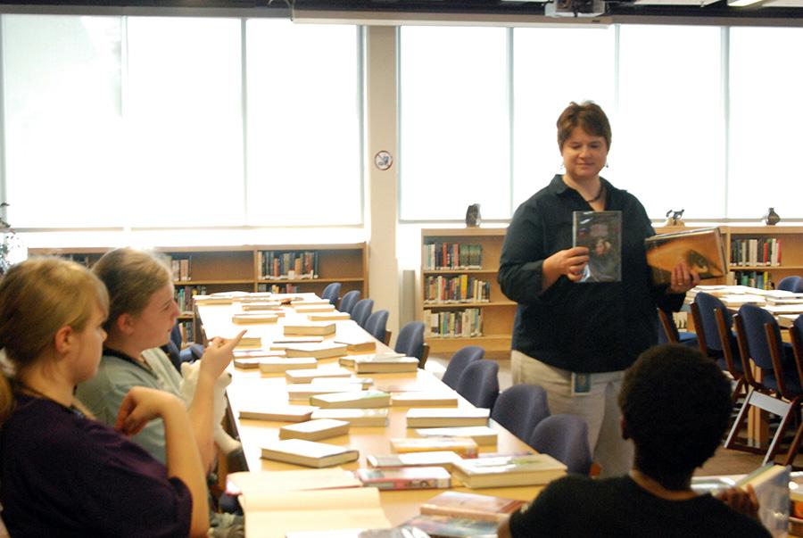 Sophomores experience Book Talk