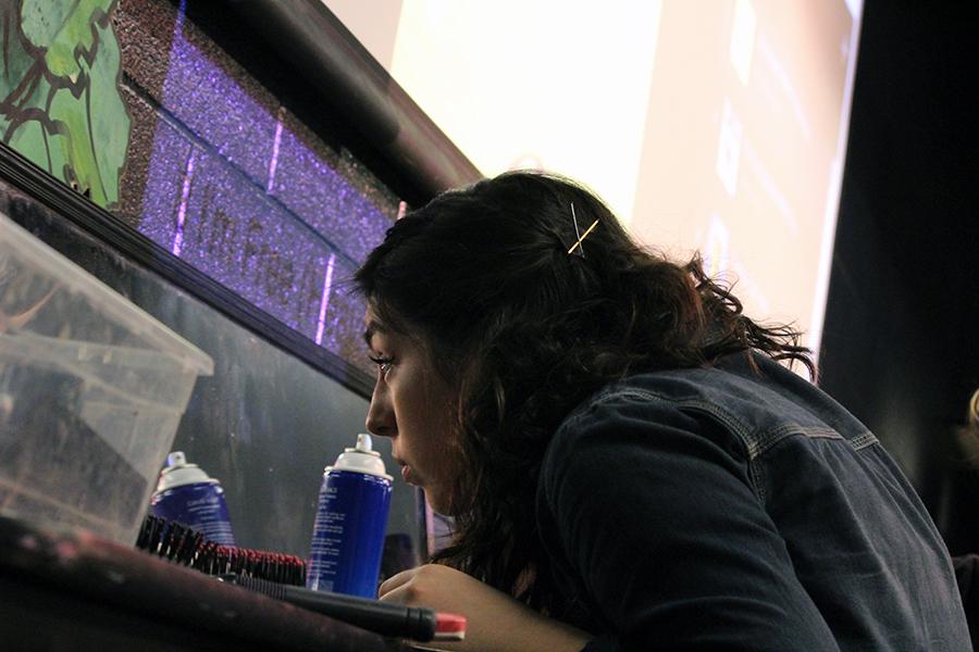 Photo gallery: 'Guys and Dolls' backstage preparation