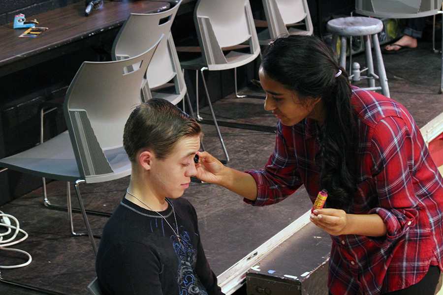 Photo gallery: 'Guys and Dolls' backstage preparation