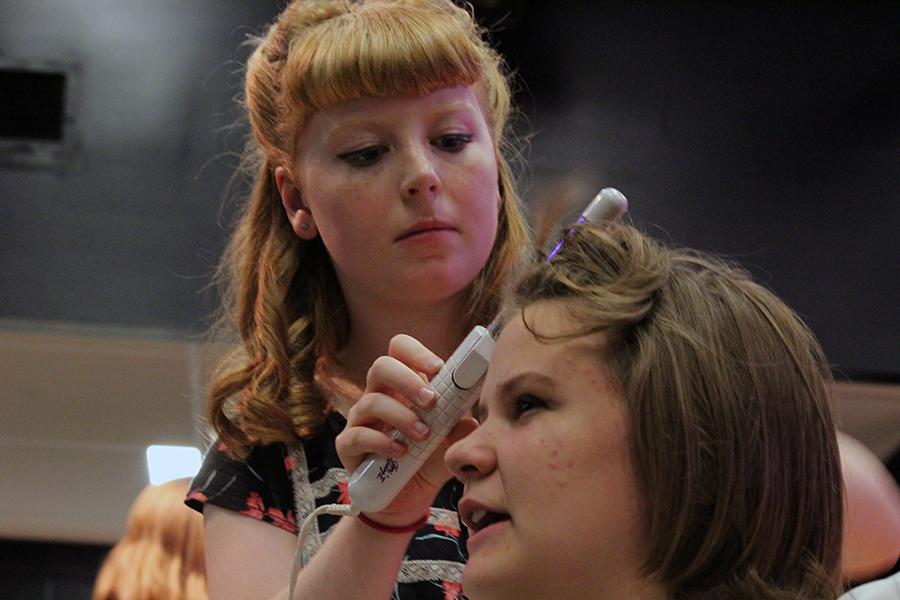 Photo gallery: 'Guys and Dolls' backstage preparation