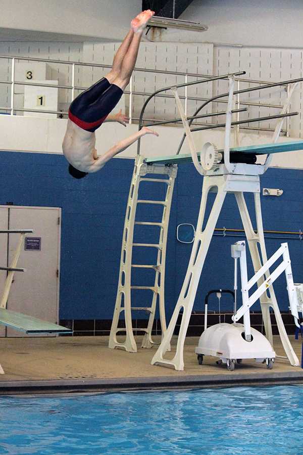 Swim and Dive prepare for season