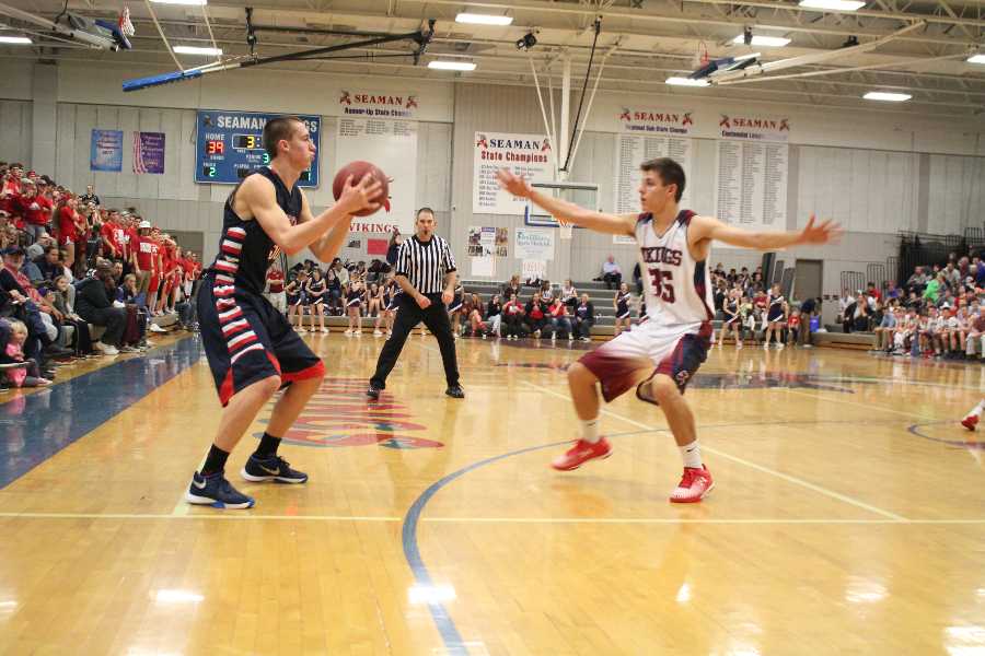 Boys clinch outright league title with dramatic road win over Seaman