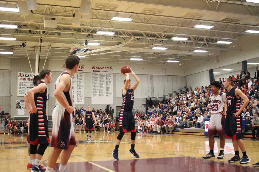 Boys clinch outright league title with dramatic road win over Seaman