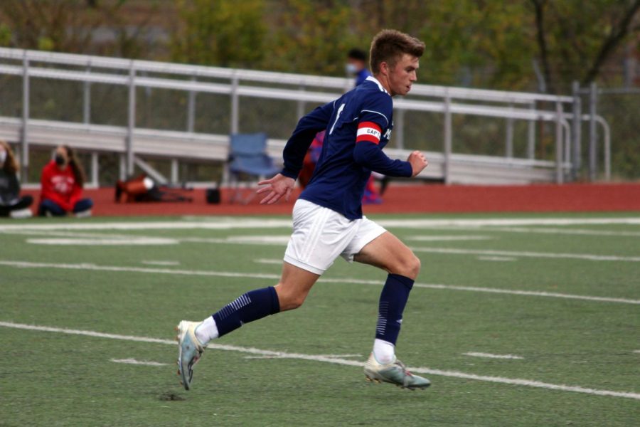 Boys soccer narrowly beats Thunderbirds