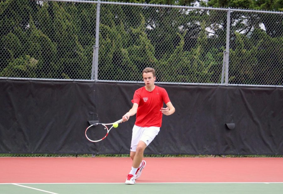 Boys tennis ends first meet of season with new record