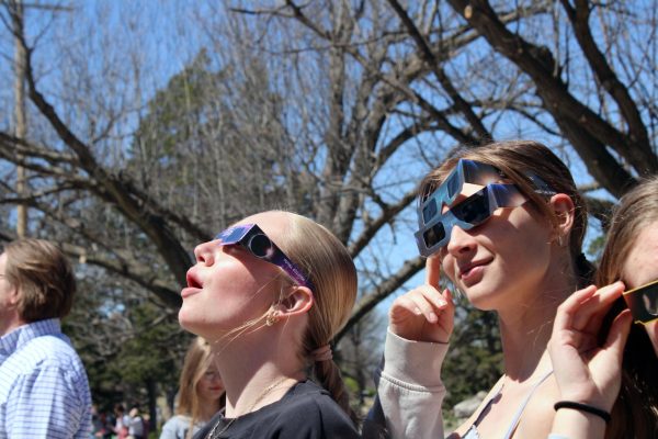 Solar eclipse fascinates faculty, students