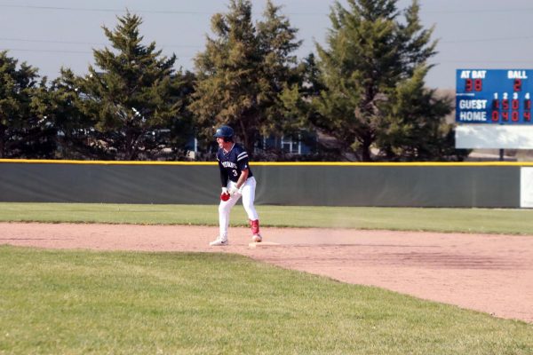 Baseball sweeps Great Bend