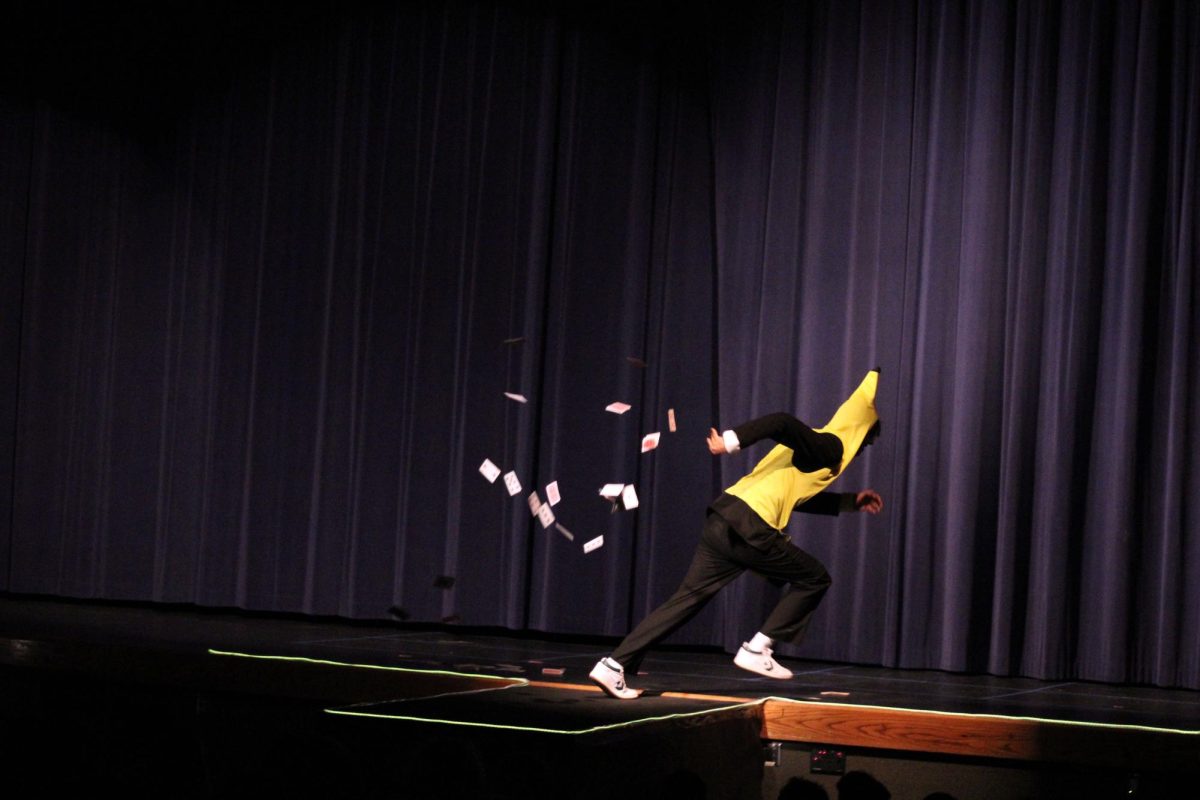 Without a trase? Favian Gomez at the end of his Magic show "Disappering without a trace". Favian got the Mr Congeniality, the award for the best teammate in the performance.