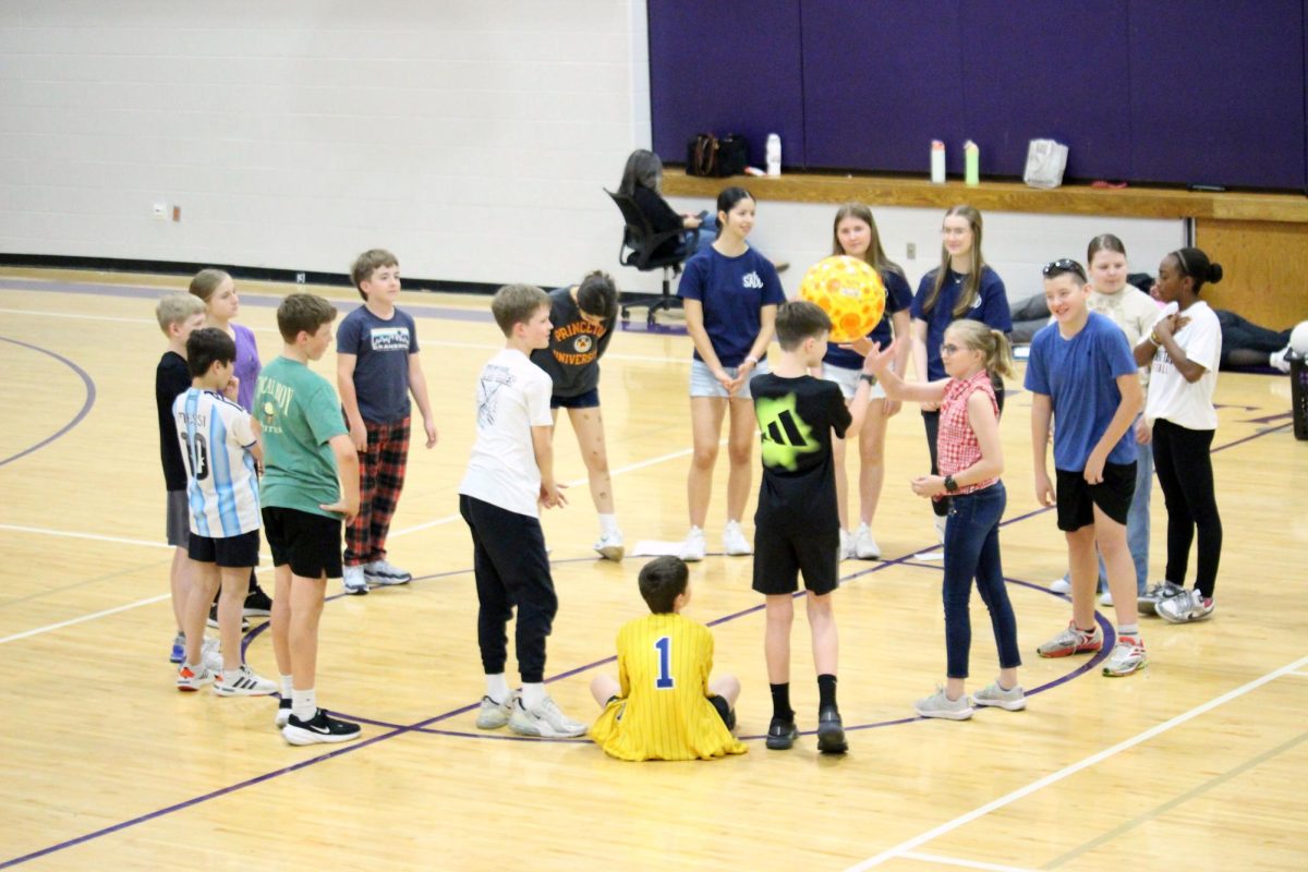 Circle time! At Anthony Middle School, the SADD group from Manhattan High School plays fun and interesting games with the middle schoolers, teaching them how to make smart and healthy decisions against substances and alcoholic drinks. The visit to the middle school wants limited to one, this group of high schoolers visited the other middle school, Eisenhower Middle School, and many more. This event was on Mar. 31, for AMS and Mar. 30, for EMS